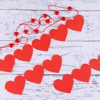 Pamācība, kā izveidot virteni no papīra sirsniņām