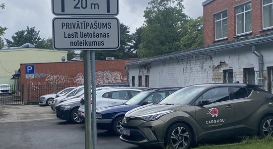 Nopirku stāvvietas mēneša abonementu, atbraucu – vietu nav. Kā tas var būt un ko darīt?