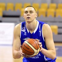 Latvijas basketbola izlases treniņiem pievienojies centrs Iļja Gromovs