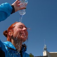 Latvijā pirmais Sieviešu skrējiens pulcē teju 3000 dalībnieču