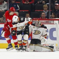 'Ducks' hokejisti piedzīvo 12. zaudējumu pēc kārtas
