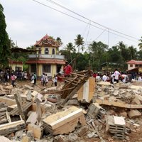 Ugunsgrēkā hinduistu templī Indijā bojā gājuši aptuveni 100 cilvēki