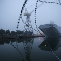 "Мистраль" взят под охрану морской пехотой из Владивостока