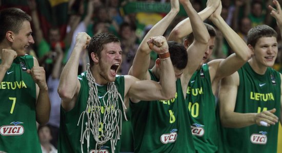 Fotoreportāža: Lietuvas basketbolistu panākums pasaules U-19 čempionātā