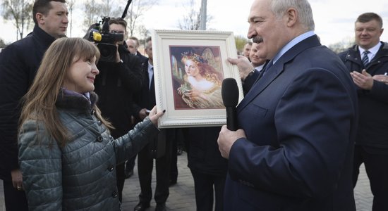 Неделя в Беларуси: "покушение на Лукашенко" обрастает подробностями, Тихановская просит помощь у Австрии