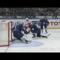 Video: Skvorcova vārti Novosibirskā iekļauti KHL nedēļas TOP10