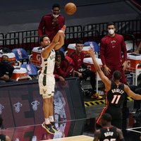 'Bucks' vienība uzstādījusi jaunu NBA trīspunktnieku rekordu