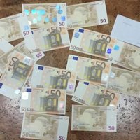 Par 50 eiro banknošu viltošanu lūdz apsūdzēt trīs personas