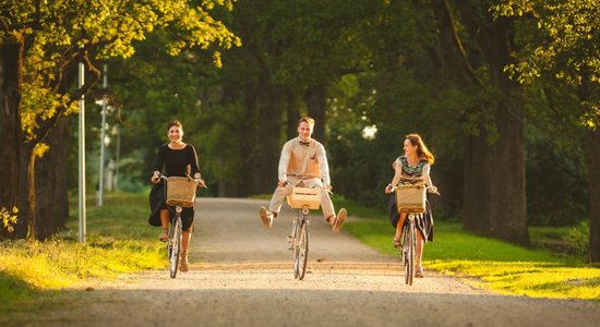 Valmierieši izsludina pirmo velo-kino festivālu 'Kino Pedālis'