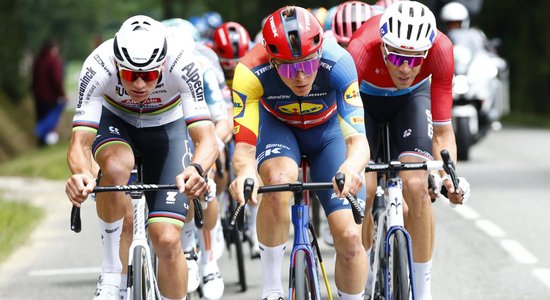 Skujiņš 165 km garajā "Tour de France" posmā iesaistās atrāvienā