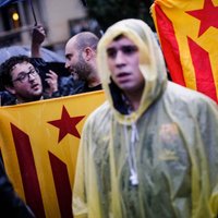 Vairums katalāņu neuzskata referendumu par tiesisku pamatu neatkarībai, liecina aptauja