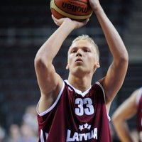 Jānis Bērziņš un Šmits piedalīsies NBA jauno talantu nometnē Trevizo