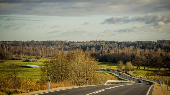 Pārbūvēts vēl viens Vecpiebalgas ceļa posms