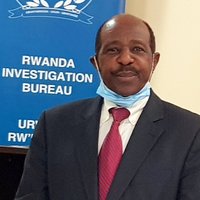 'Viesnīcas Ruandā' patieso varoni apsūdz terorismā