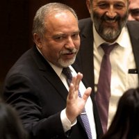 Izraēlas parlaments apstiprina ultranacionālistu Lībermanu par aizsardzības ministru