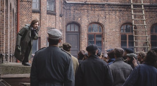 Viens no brutālākajiem gadiem Latvijas vēsturē. Vēsturnieks par filmu '1906'