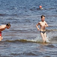 Ūdens temperatūra Rīgas pilsētas peldvietās svārstās no +17 līdz +24 grādiem
