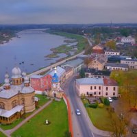 Meditatīvs video: Atvadas no rudens Jēkabpilī - pilsēta Daugavas krastos no putna lidojuma