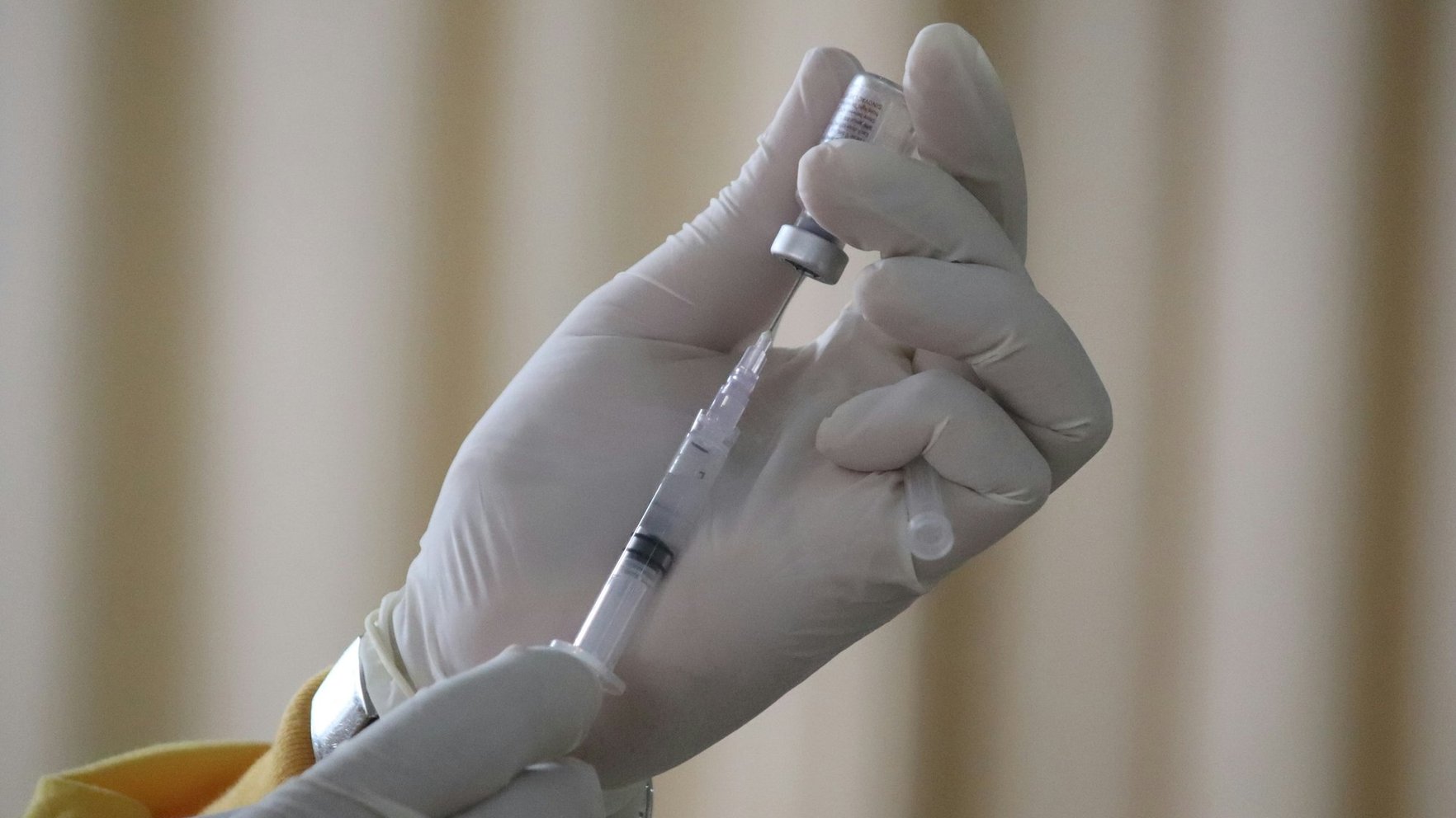 Daudzsološu terapiju pret vēzi var apdraudēt sabiedrības neuzticēšanās