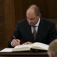 Deputāts Liepiņš lūdz policijai pamatot liegumu apmeklēt Saeimas sēdi