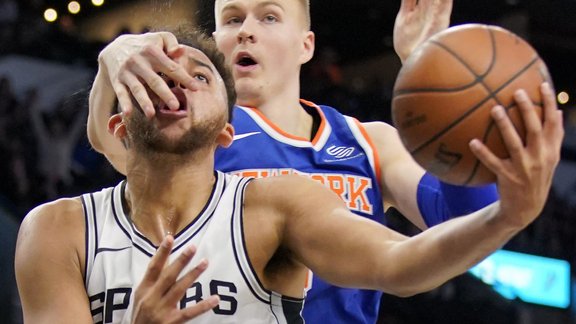 Basketbols; NBA; Knicks pret Spurs; 2017 - 1