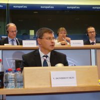 Dombrovskis ar Straujumu un Rinkēviču vienojies par sadarbības mehānismu Latvijas prezidentūras laikā