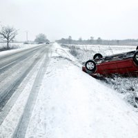 Pēdējo gadu traģiskās avārijas: vasaras riepas ziemā, alkohols un neuzmanība