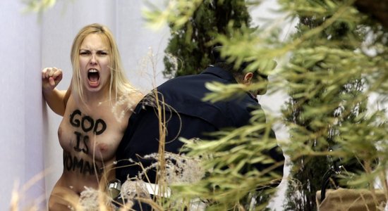 Ватикан внес украинскую активистику Femen в черный список