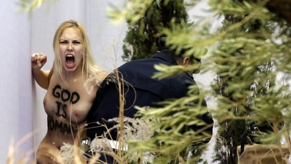 Femen in Vatican