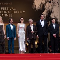 Foto: Spozme un sarkanais paklājs klātienē - Francijā sācies Kannu kinofestivāls