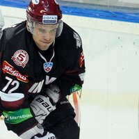 KHL jaunpienācēju 'Medveščak' rindas papildina bijušais rīdzinieks Metjū Karls