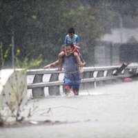 Netālu no pārplūdušās Hjūstonas draud eksplodēt ķīmiskā rūpnīca