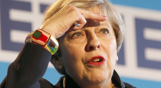 Терезу Мэй ненавидели за вульгарные наряды и неуклюжие выходки. Как ей удалось стать премьером Британии?