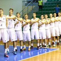 Latvijas U-18 basketbolisti dramatiski uzvar Horvātiju un cīnīsies par EČ devīto vietu