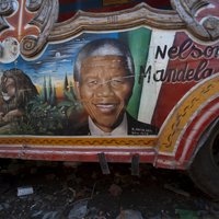 Zuma: Mandelas veselības stāvoklis uzlabojas