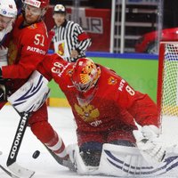 Video: Šveices izlase pakutina nervus Krievijas hokejistiem