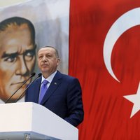 Turcija neļaus Sīrijas spēkiem virzīties uz priekšu Idlibā, apgalvo Erdogans