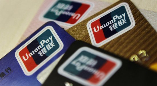 Medijs: Ķīnas 'UnionPay' atsakās sadarboties ar vairākām Krievijas bankām