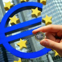 Оксфордский профессор: еврозона не развалится, Латвии нужно переходить на евро