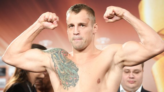 Bokss. Mairis Briedis, Maiks Peress. Svēršanās - 11