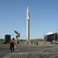 Uzvaras pieminekli varētu dēvēt par 'Okupācijas režīma maiņas' monumentu, pieļauj Dombrava