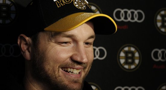 Riks Nešs guvis pirmos vārtus Bostonas 'Bruins' labā