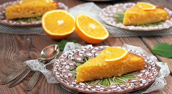 Mandeļu miltu kūka ar mandarīnu biezeni