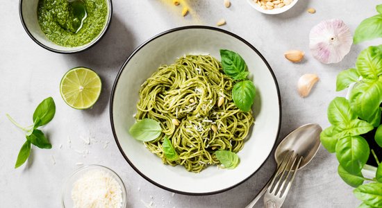 Spageti deviņas nokrāsas. 26 receptes, kā likt lietā slaidos itāļus