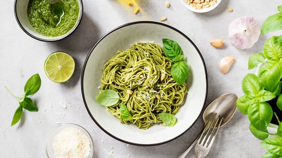 pesto spageti