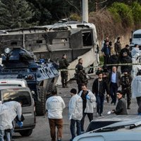 Sprādzienā Turcijas dienvidaustrumos nogalināti seši policisti