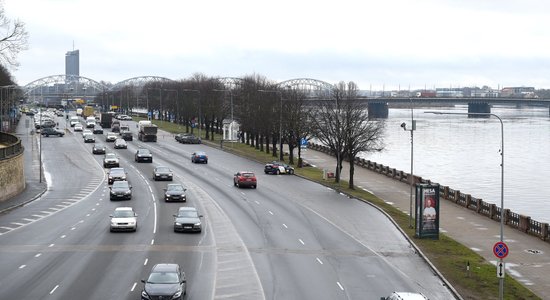 Rīgā sodīti jau 100 kravas auto šoferi par iebraukšanu centrā