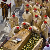 Fotoreportāža: Pāvests Jānis Pāvils II pasludināts par svētīgu