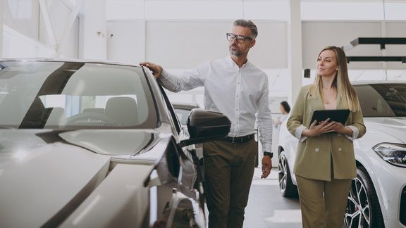 auto iegāde dīlercentrs autosalons tirdzniecība