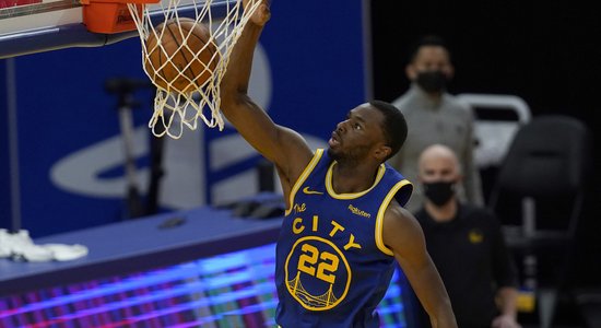 NBA un Covid-19: Viginss vakcinējies un varēs piedalīties mājas spēlēs